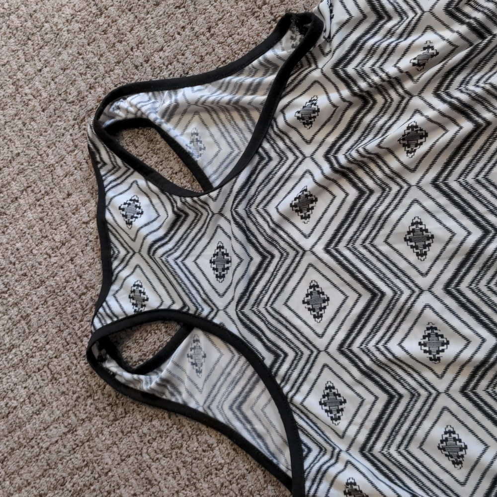 Geometric Racerback Maxi Dress - Picture 4 of 5